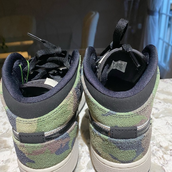 Jordan 1 Mid Camo (2020) - Picture 3 of 5